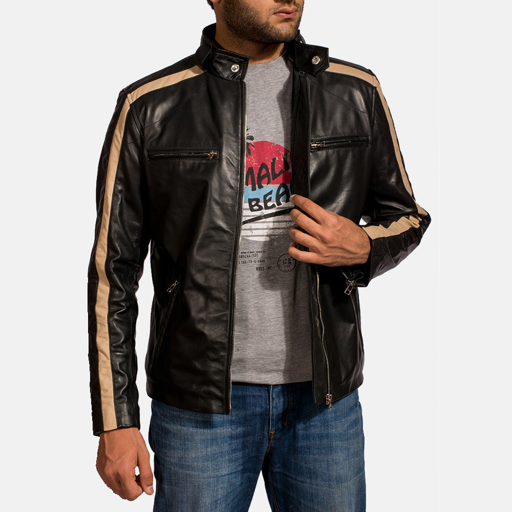 Men's Jack Black Leather Biker Jacket - Seitenansicht mit ergonomischem Ärmelschnitt