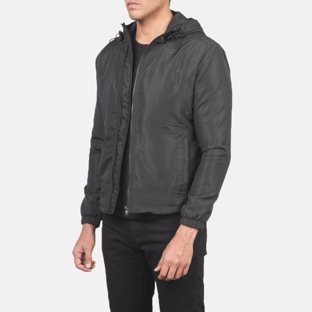 Black Polyester Hooded Jacket - Rückansicht mit passgenauen Schultern & sauberem Saum