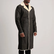 
Brown Sheepskin Snuffed Aviator Jacket - Rückansicht mit passgenauen Schultern & sauberem Saum