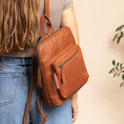 Floran Full-Grain Leather Backpack für Damen – Zusätzliche Produktansicht 2