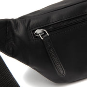 
Solid Antique Brass Hardware & Heavy-Duty Dual Zipper Detail on Brana Vollnarbenleder-Gürteltasche