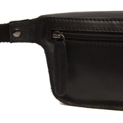
Solid Antique Brass Hardware & Heavy-Duty Dual Zipper Detail on Toronto Vollnarbenleder-Gürteltasche