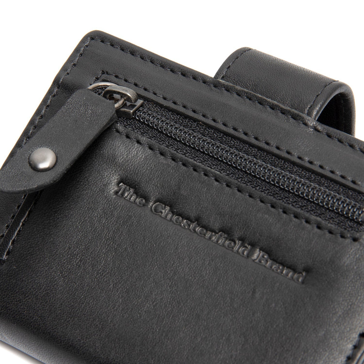 
Solid Antique Brass Hardware & Heavy-Duty Dual Zipper Detail on Barrea Vollnarbenleder Kartenetui