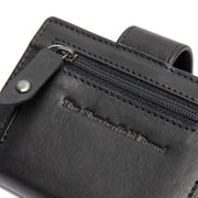 
Solid Antique Brass Hardware & Heavy-Duty Dual Zipper Detail on Barrea Vollnarbenleder Kartenetui