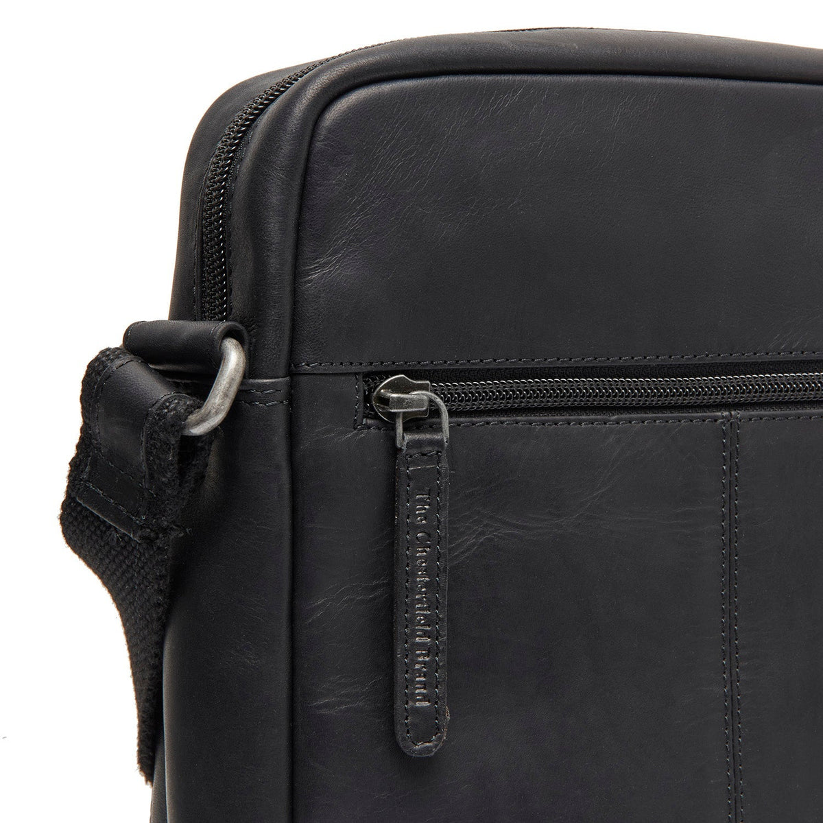 Solid Antique Brass Hardware &amp; Heavy-Duty Dual Zipper Detail on Anzora Full-Grain Leather Crossbody Bag für Herren