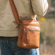 Birmingham Full-Grain Leather Crossbody Bag für Herren – Zusätzliche Produktansicht 2