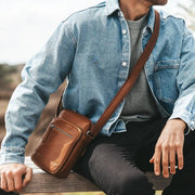 Birmingham Full-Grain Leather Crossbody Bag für Herren – Zusätzliche Produktansicht 3