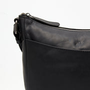 
Classic 100% Full-Grain leather Bag - Rückansicht mit verstärkten Lederträgern & handwerklichen Nähten