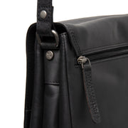 
Innenansicht Showing Dedicated Padded Laptop Sleeve & Multi-Compartment Organization