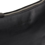 
Red 100% Full-Grain leather Bag - Rückansicht mit verstärkten Lederträgern & handwerklichen Nähten