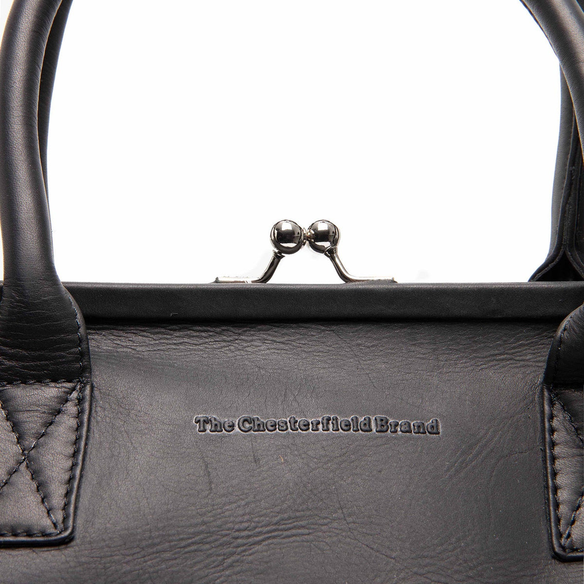 
Classic 100% Full-Grain leather Goods - Rückansicht mit passgenauen Schultern & sauberem Saum