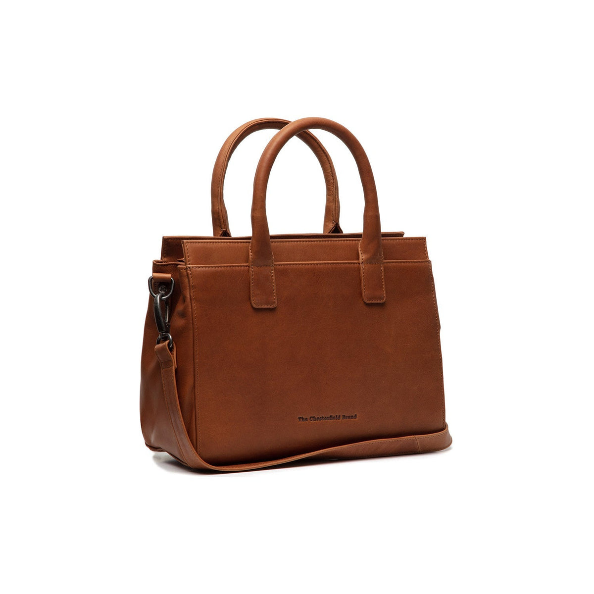 
Passform-Perspektive von Garda Vollnarbenleder-Handtasche am Model - Natürlicher Faltenwurf im Tageslicht