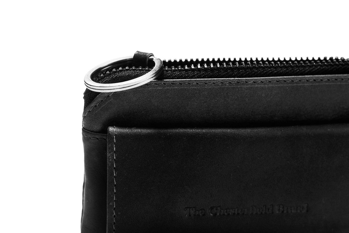 Oliver Full-Grain Leather Key Case für Damen - Seitenansicht mit ergonomischem Ärmelschnitt