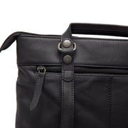 Caldero Full-Grain Leather Laptop Backpack für Damen - Structured Side Profile Showing Gusset Depth &amp; Expansion Capacity
