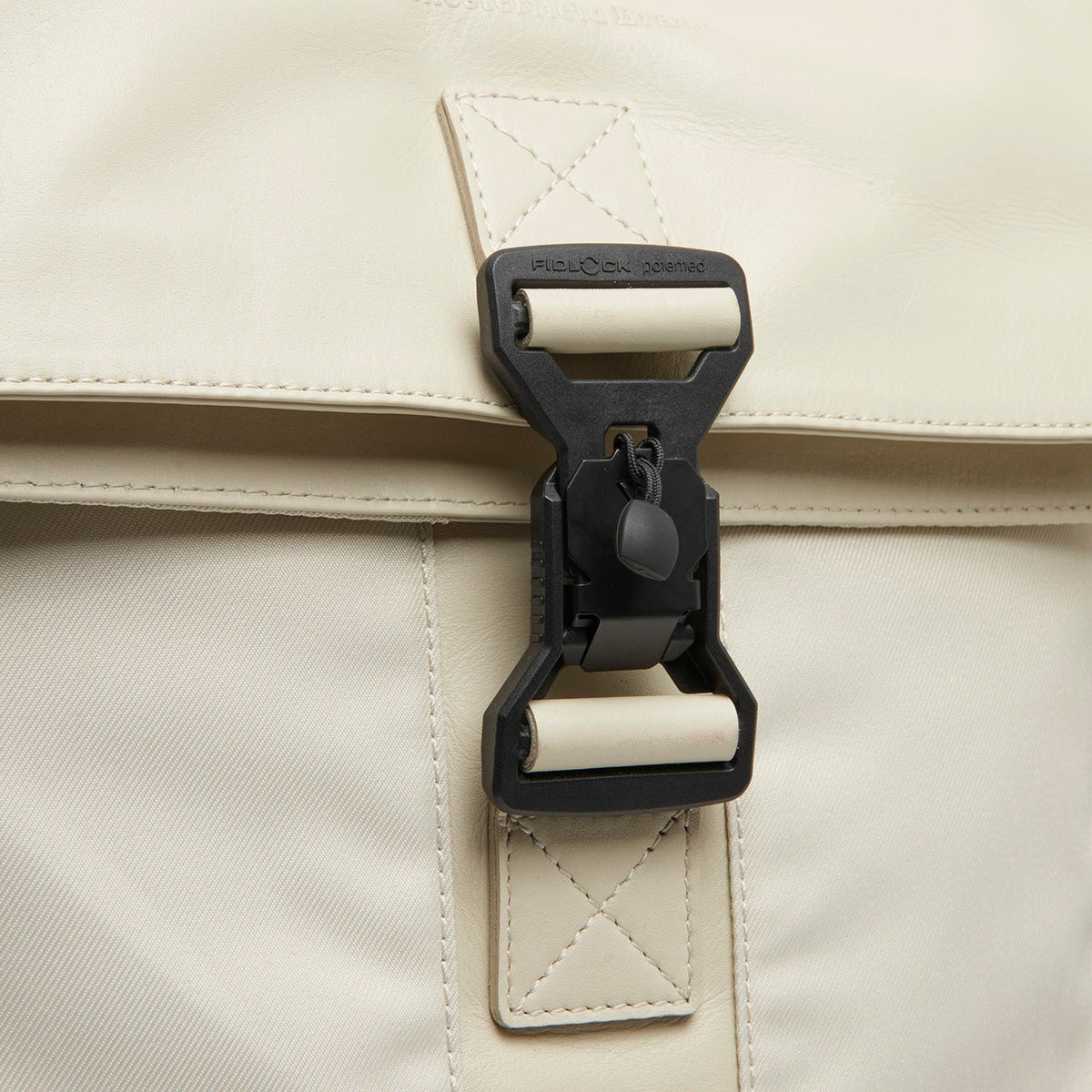 Trondheim Full-Grain Leather Laptop Backpack für Damen – Zusätzliche Produktansicht 3