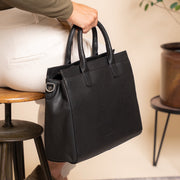 
Classic 100% Full-Grain leather Briefcase - Rückansicht mit verstärkten Lederträgern & handwerklichen Nähten