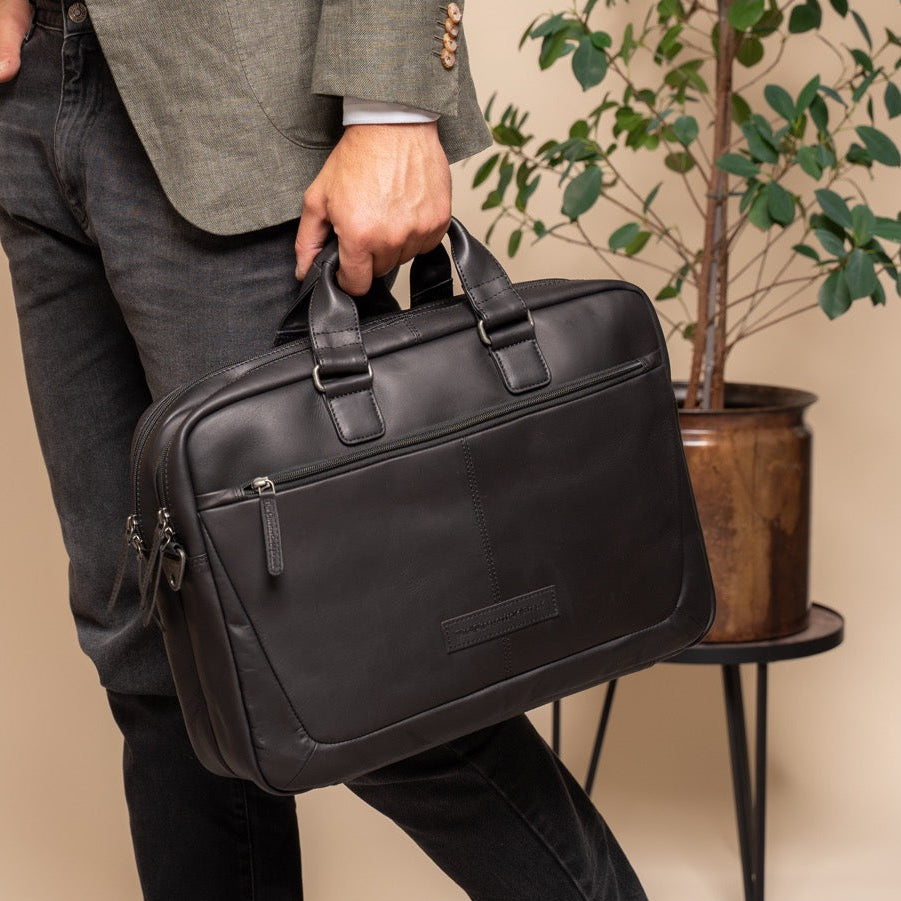 Classic 100% Full-Grain leather Briefcase - Rückansicht mit verstärkten Lederträgern & handwerklichen Nähten