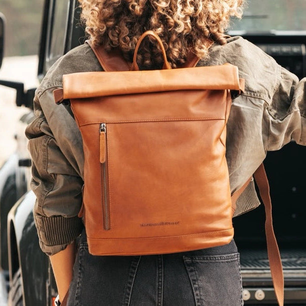 Mazara Full-Grain Leather Roll-top Backpack für Damen – Zusätzliche Produktansicht 2