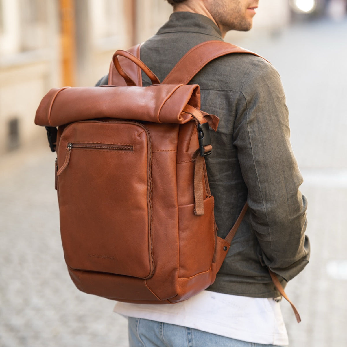 Remo Full-Grain Leather Roll-top Backpack für Damen – Zusätzliche Produktansicht 2