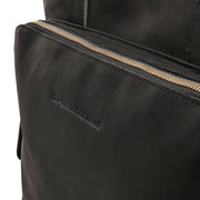 Solid Antique Brass Hardware &amp; Heavy-Duty Dual Zipper Detail on Alicante Full-Grain Leather Shopper für Damen