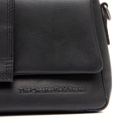 Solid Antique Brass Hardware &amp; Heavy-Duty Dual Zipper Detail on Clifden Full-Grain Leather Shoulder Bag für Damen