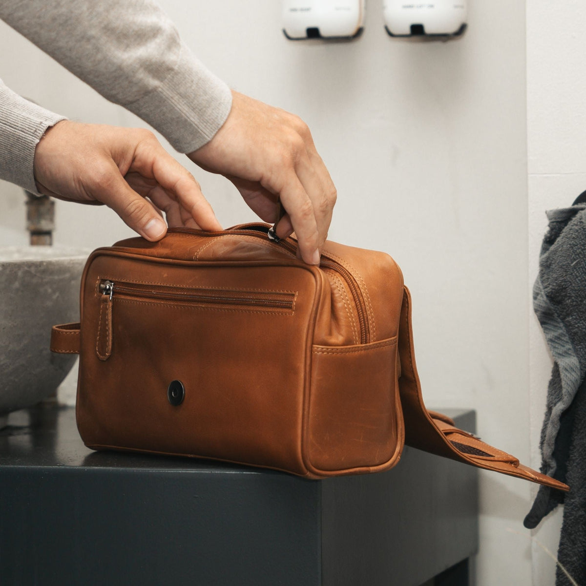 Rosario Full-Grain Leather Toiletry Bag für Damen – Zusätzliche Produktansicht 3