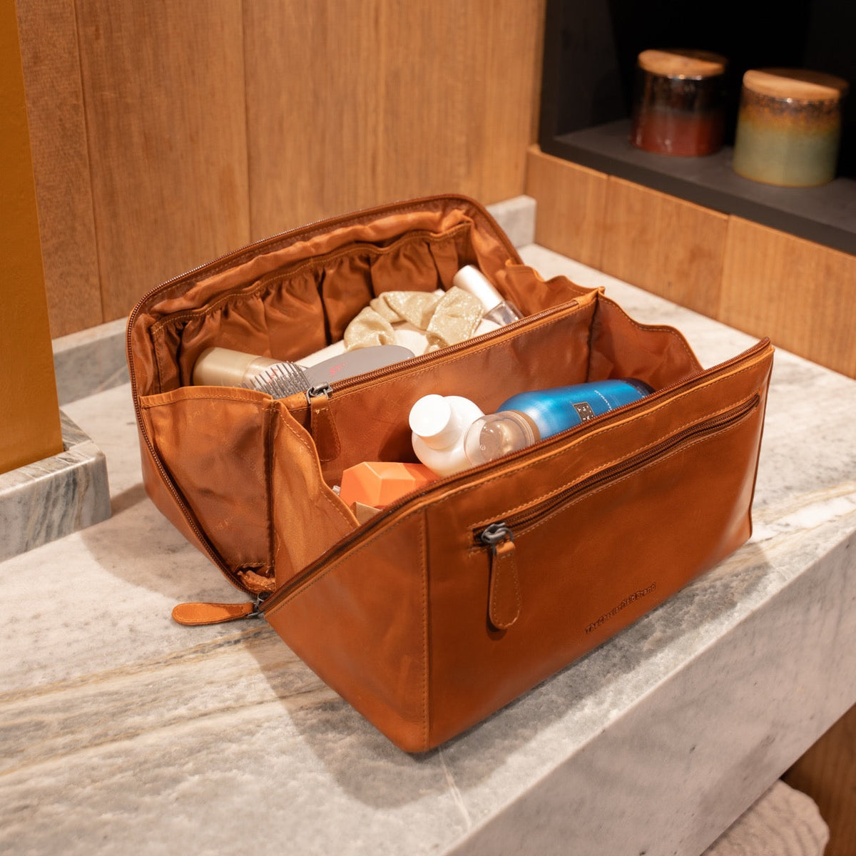 Trevia Full-Grain Leather Toiletry Bag für Damen – Zusätzliche Produktansicht 3
