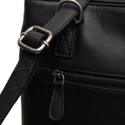 
Solid Antique Brass Hardware & Heavy-Duty Dual Zipper Detail on Raynor Vollnarbenleder-Shopper