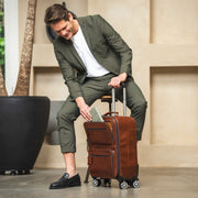 
Leather Trolley San Marino für Damen - Seitenansicht mit ergonomischem Ärmelschnitt & sportlicher Passform