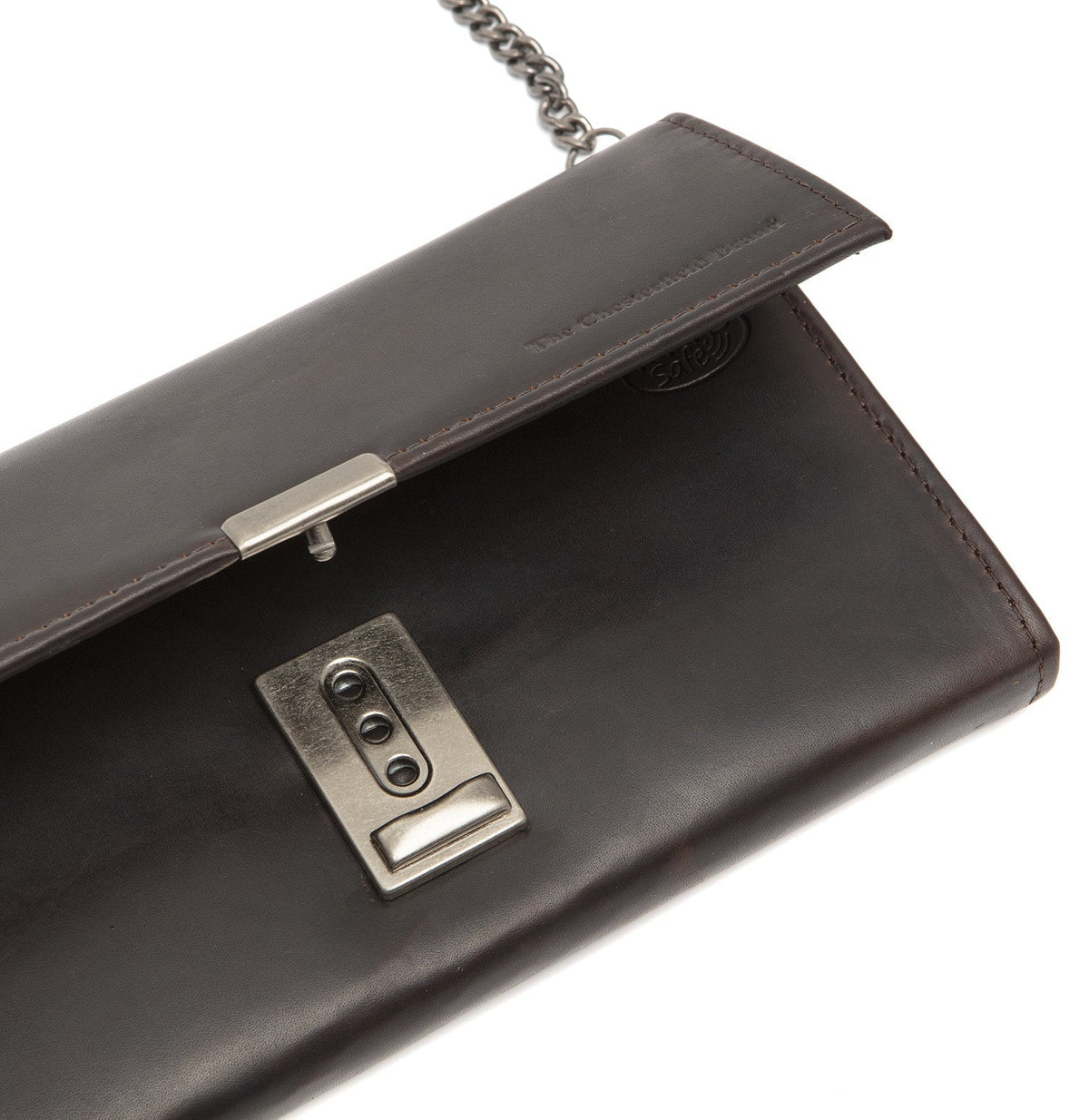 
Solid Antique Brass Hardware & Heavy-Duty Dual Zipper Detail on Bora Vollnarbenleder Waiter Geldbörse