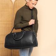 William Full-Grain Leather Weekender Bag für Damen - Structured Side Profile Showing Gusset Depth &amp; Expansion Capacity