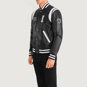 
Black & White Sheepskin Leather Varsity Jacket - Rückansicht mit passgenauen Schultern & sauberem Saum