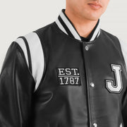 
Detailansicht of Varsity & Snap Button Hardware on Liberte New Jersey Schwarz Leather Varsity Lederjacke für Herren