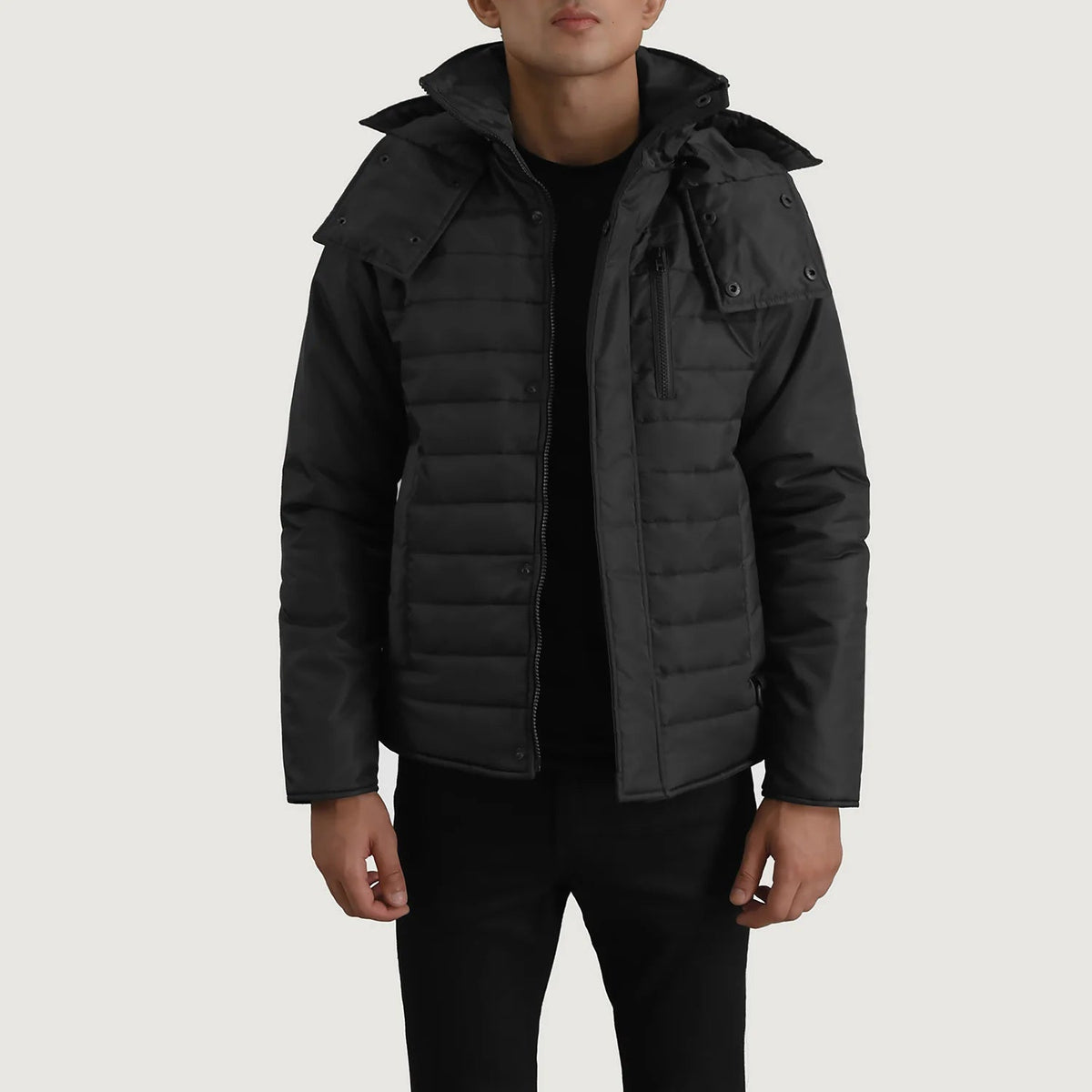 
Malcolm Schwarz Hooded Puffer Lederjacke für Herren in schwarzem Rindleder - Vorderansicht & maßgeschneiderte Silhouette | Online Kaufen
