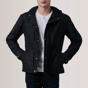 Marlo Schwarz Canvas Hooded Work Lederjacke für Herren For Men in Black Waxed Cotton Canvas - Vorderansicht &amp; maßgeschneiderte Silhouette | Online Kaufen