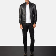 
Moda Leder-Bomberjacke für Herren - Seitenansicht mit ergonomischem Ärmelschnitt & sportlicher Passform