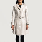 
Moonlight Silver Leder-Trenchcoat für Damen in Silver Sheepskin Leather - Vorderansicht & maßgeschneiderte Silhouette | Online Kaufen
