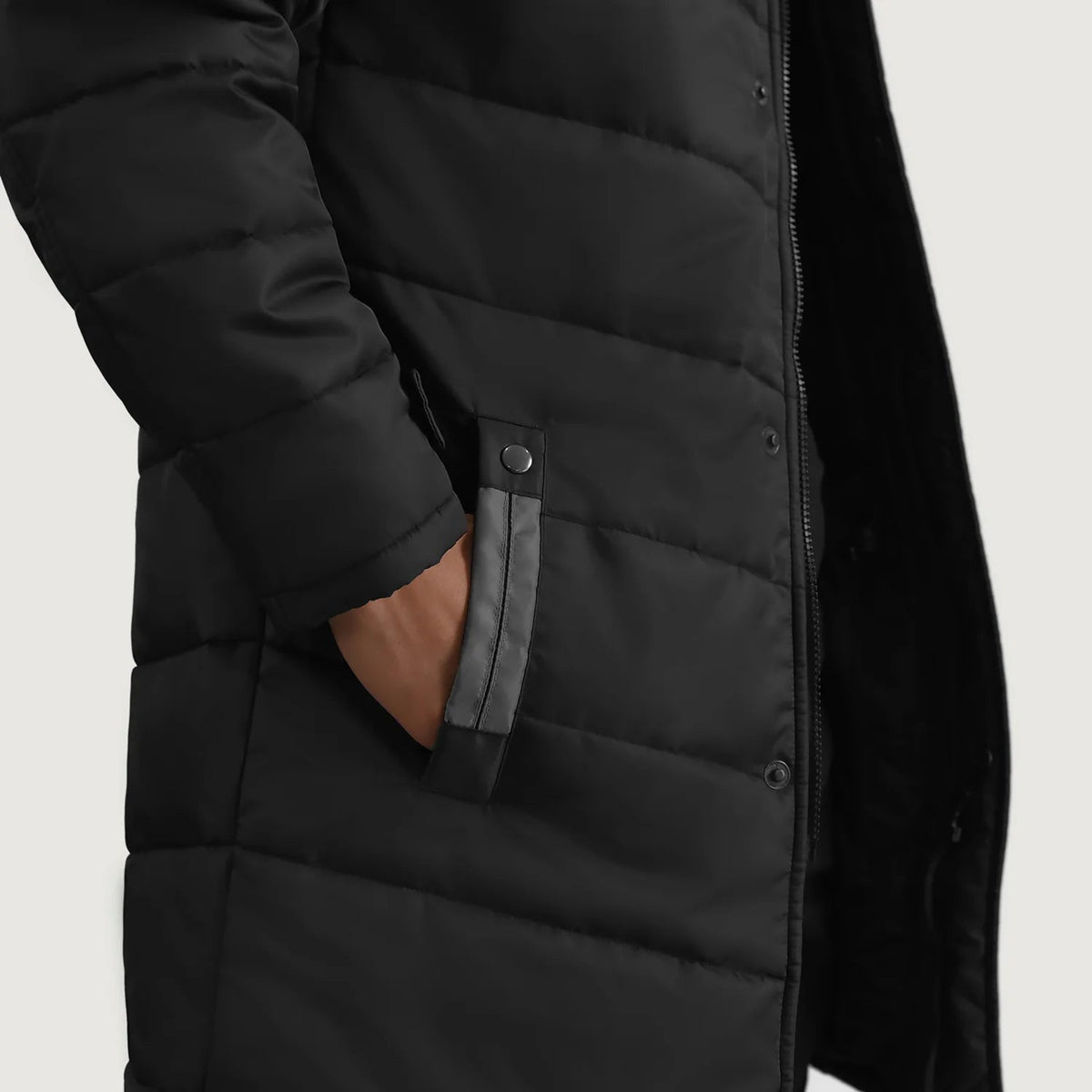 
Detailansicht of Classic Collar & Zipper With Snap Button Placket Hardware on Moore Schwarz Hooded Parka für Herren