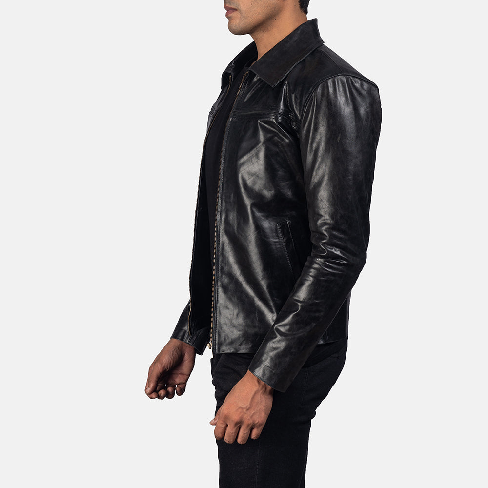 Men's Mystical Black Leather Jacket - Seitenansicht mit ergonomischem Ärmelschnitt