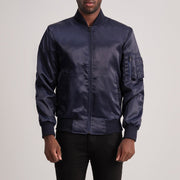Quinton MA-1 Blau Leder-Bomberjacke für Herren in Blue Satin - Vorderansicht &amp; maßgeschneiderte Silhouette | Online Kaufen
