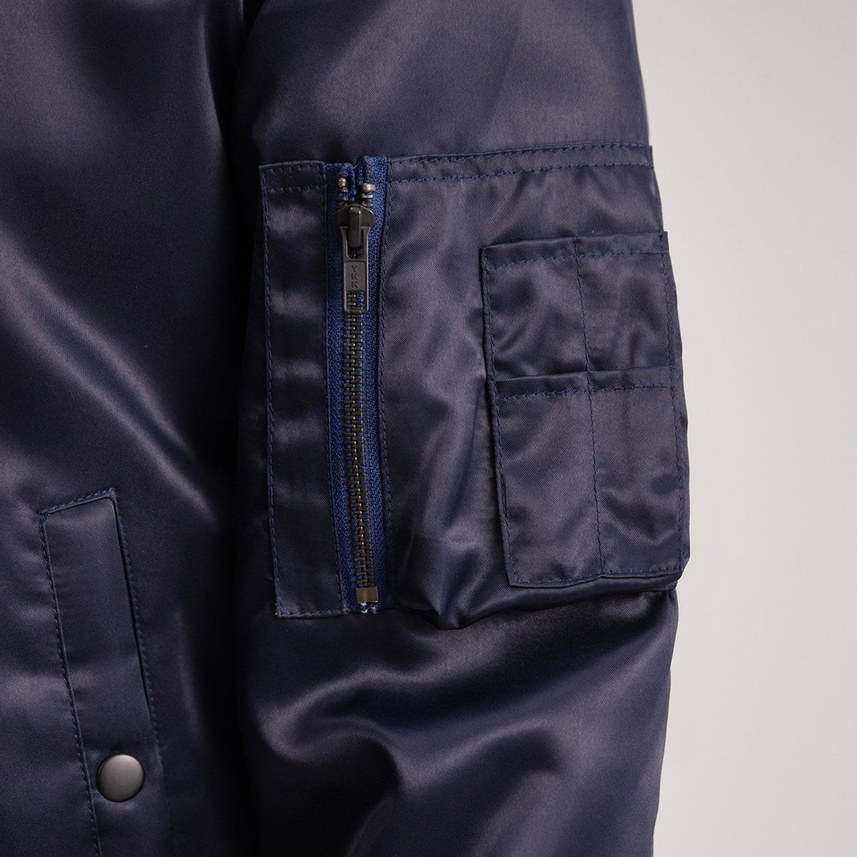 Innenansicht Showing Polyester Lining &amp; Zwei Innentaschen