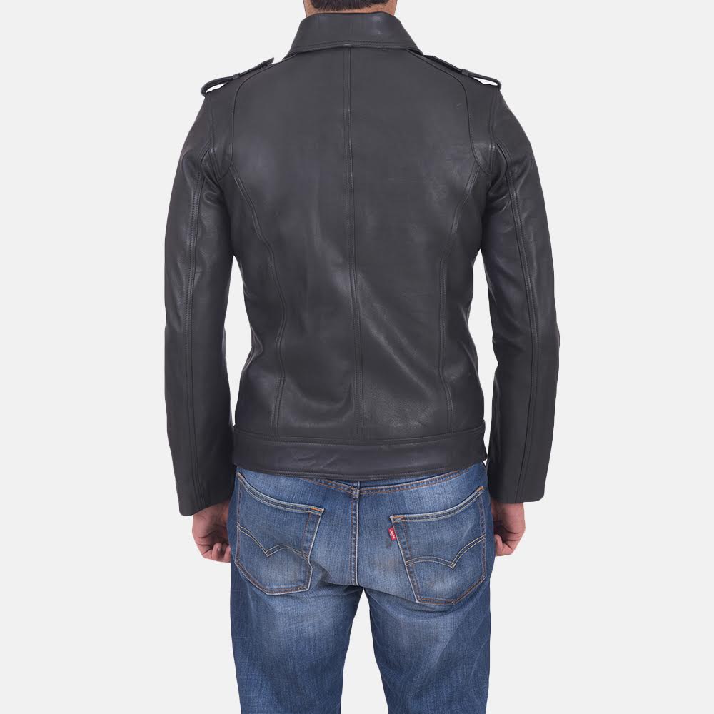 Sergeant Schwarz Lederjacke für Herren - Seitenansicht mit ergonomischem Ärmelschnitt