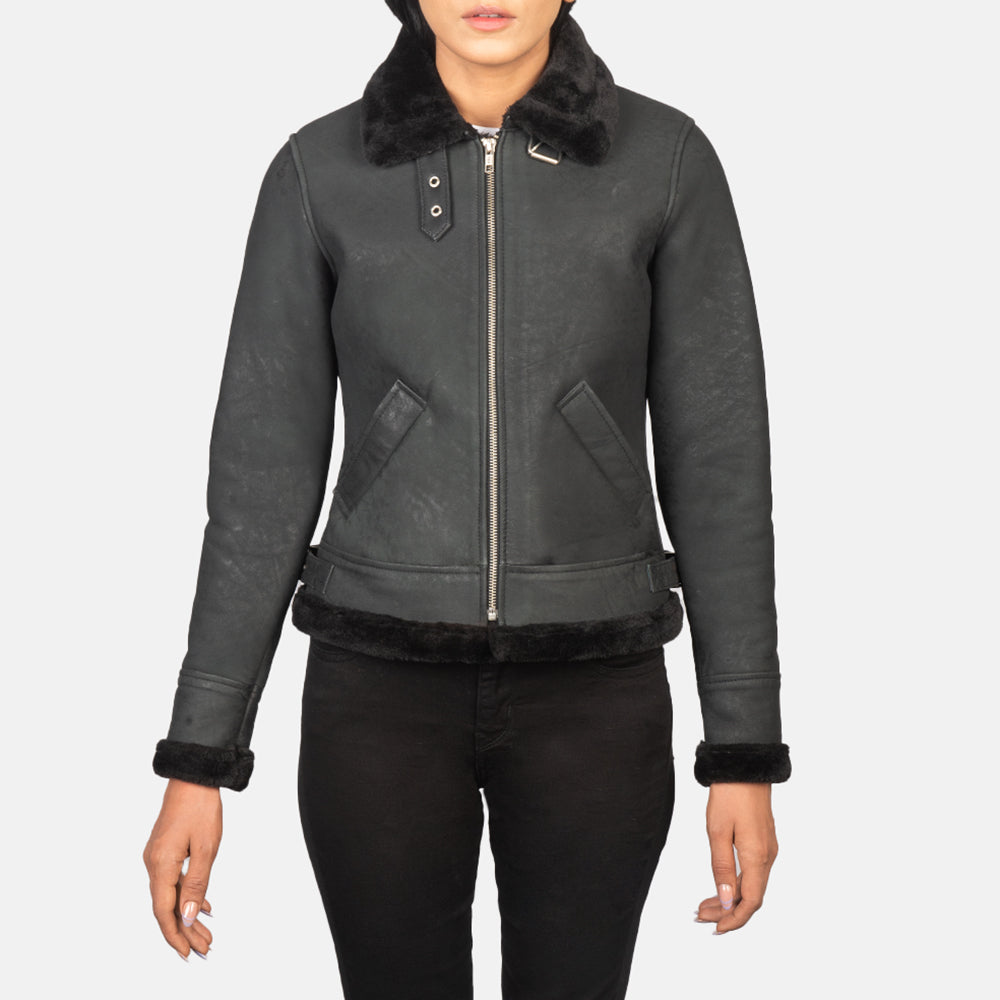 
Detailansicht of Buckled Collar & Zipper Hardware on Sherilyn B-3 Distressed Black Leather Bomber Jacket
