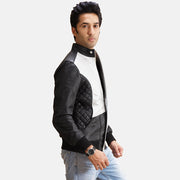 
Black Sheepskin Leather Bomber Jacket - Rückansicht mit passgenauen Schultern & sauberem Saum