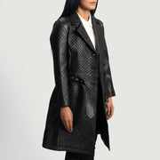 
Black Sheepskin Leather Trench Coat - Rückansicht mit passgenauen Schultern & sauberem Saum