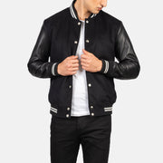 Men's Vaxton Schwarz Striped Hybrid Varsity Lederjacke für Herren in Black Sheepskin Leather - Vorderansicht &amp; maßgeschneiderte Silhouette | Online Kaufen