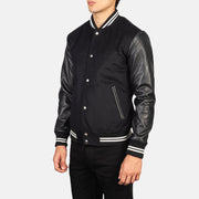 Black Sheepskin Leather Varsity Jacket - Rückansicht mit passgenauen Schultern &amp; sauberem Saum
