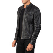 
Black Goatskin Snuffed Biker Jacket - Rückansicht mit passgenauen Schultern & sauberem Saum